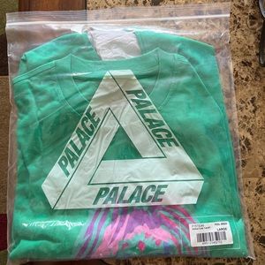 Brand New Palace F/W 2018 Signature T-Shirt!!!
